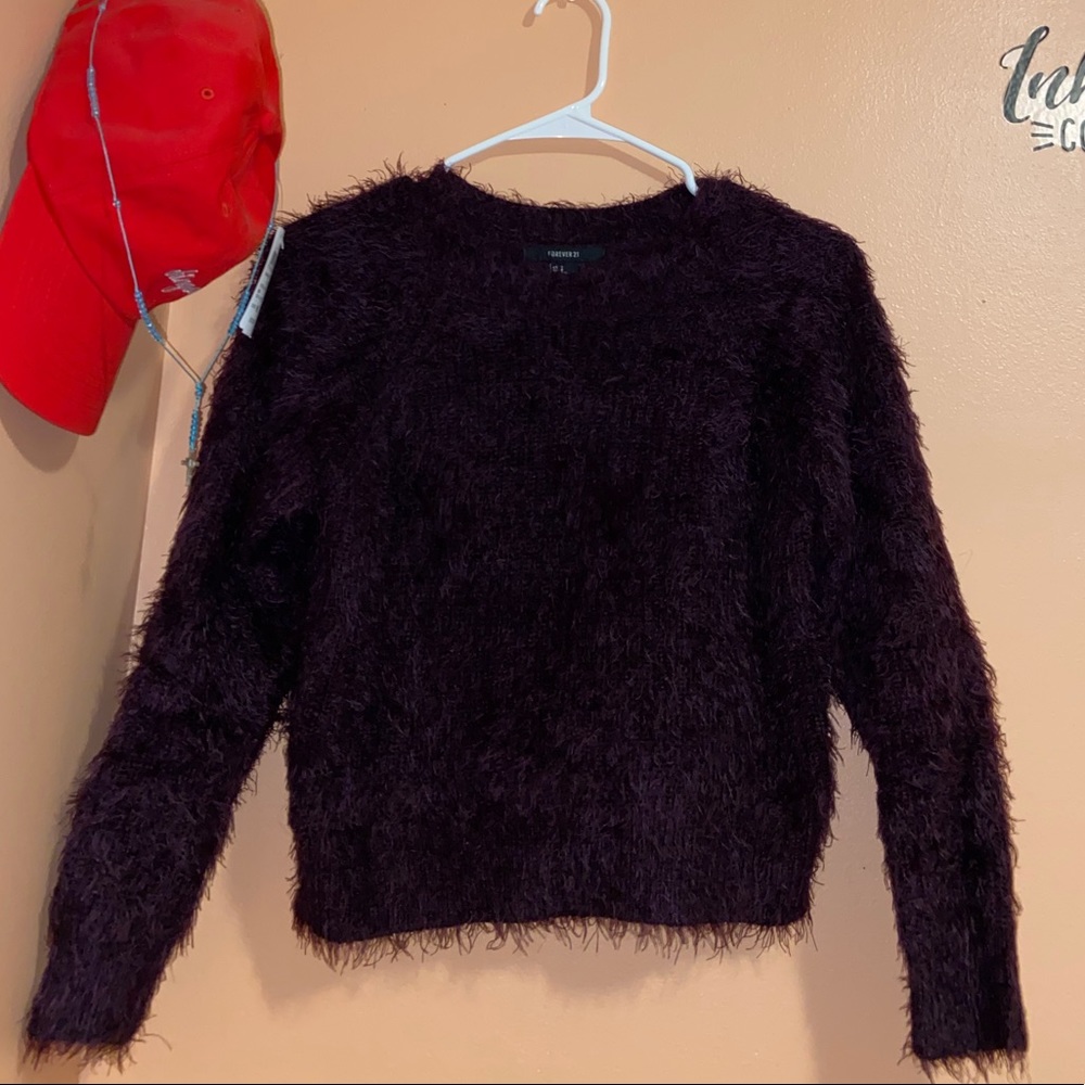 Fuzzy Sweater💥